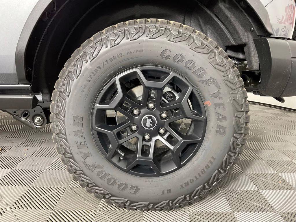 2026 Gray Ford Bronco Badlands 4X4 SUV