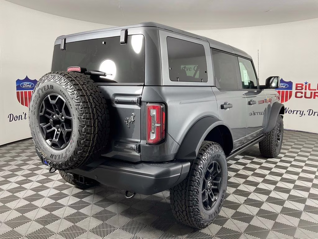 2026 Gray Ford Bronco Badlands 4X4 SUV