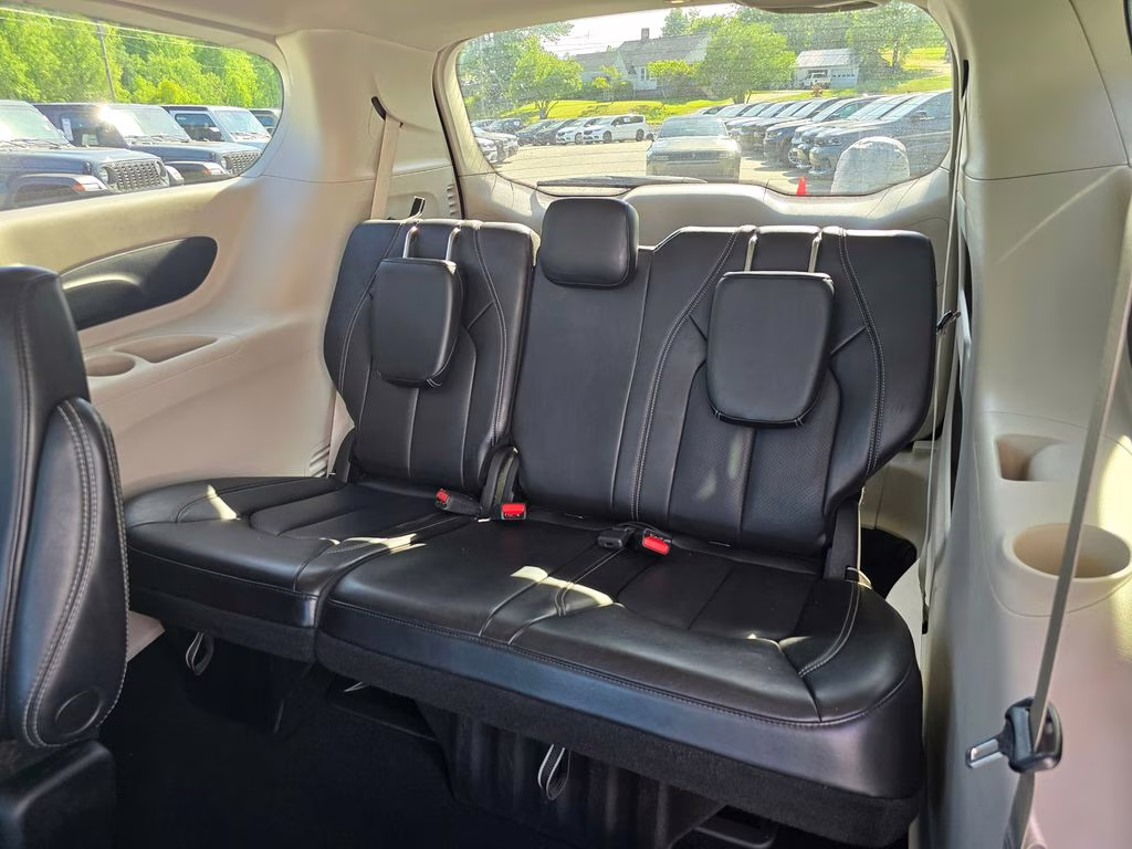 2023 Ceramic Gray Clearcoat Chrysler Pacifica Touring L FWD Van