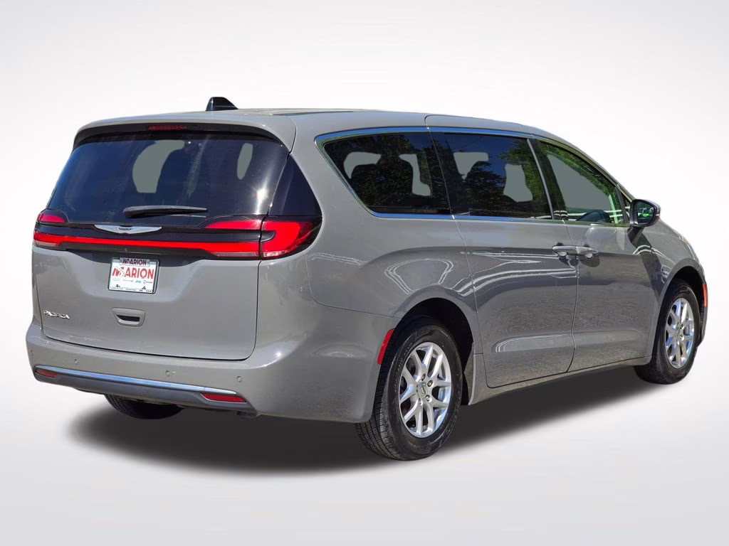 2023 Ceramic Gray Clearcoat Chrysler Pacifica Touring L FWD Van