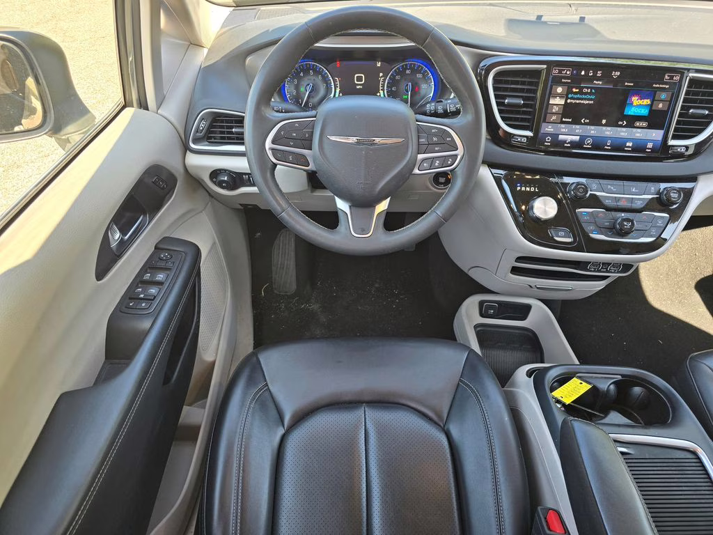 2023 Ceramic Gray Clearcoat Chrysler Pacifica Touring L FWD Van