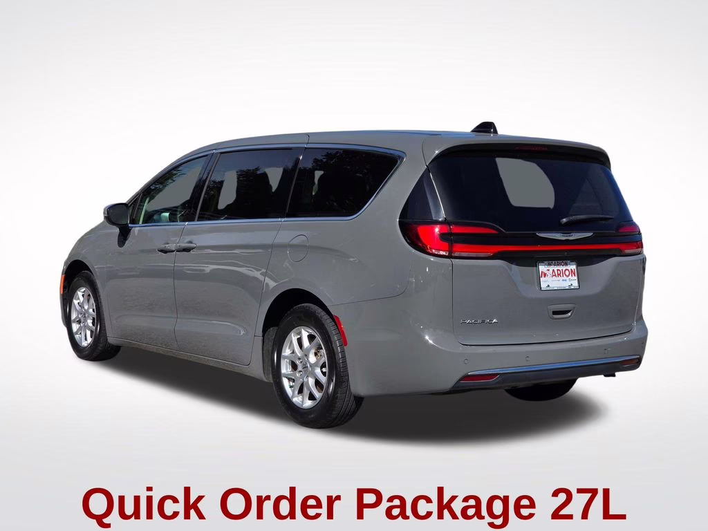 2023 Ceramic Gray Clearcoat Chrysler Pacifica Touring L FWD Van