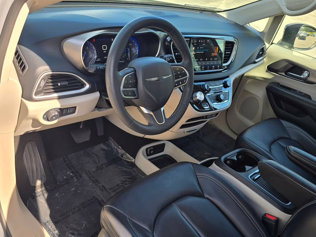 2023 Ceramic Gray Clearcoat Chrysler Pacifica Touring L FWD Van