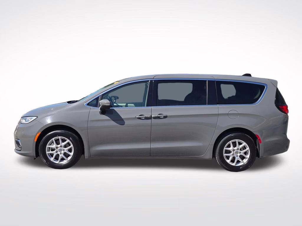 2023 Ceramic Gray Clearcoat Chrysler Pacifica Touring L FWD Van