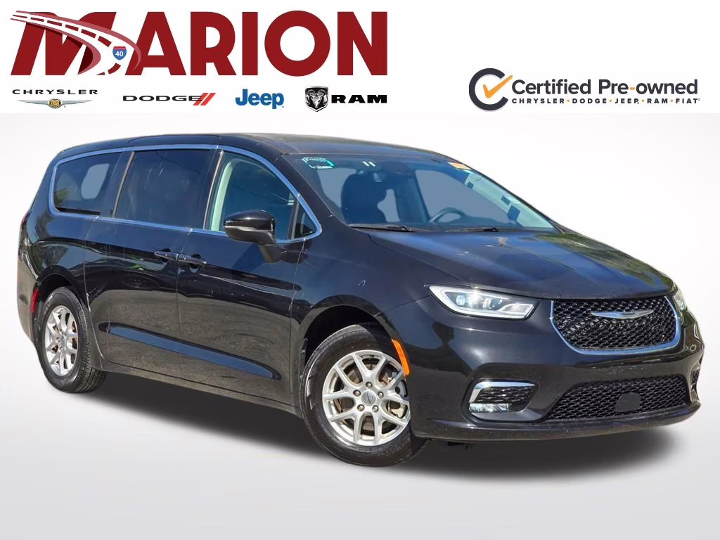 2023 Brilliant Black Crystal Pearlcoat Chrysler Pacifica Touring L FWD Van
