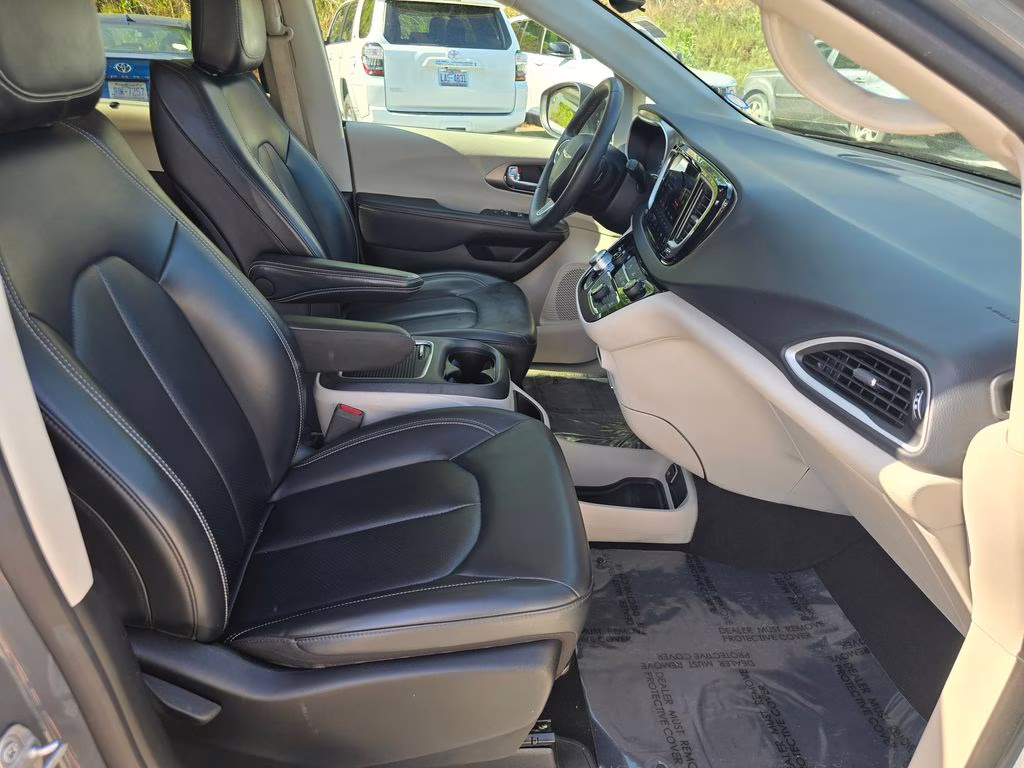 2023 Ceramic Gray Clearcoat Chrysler Pacifica Touring L FWD Van
