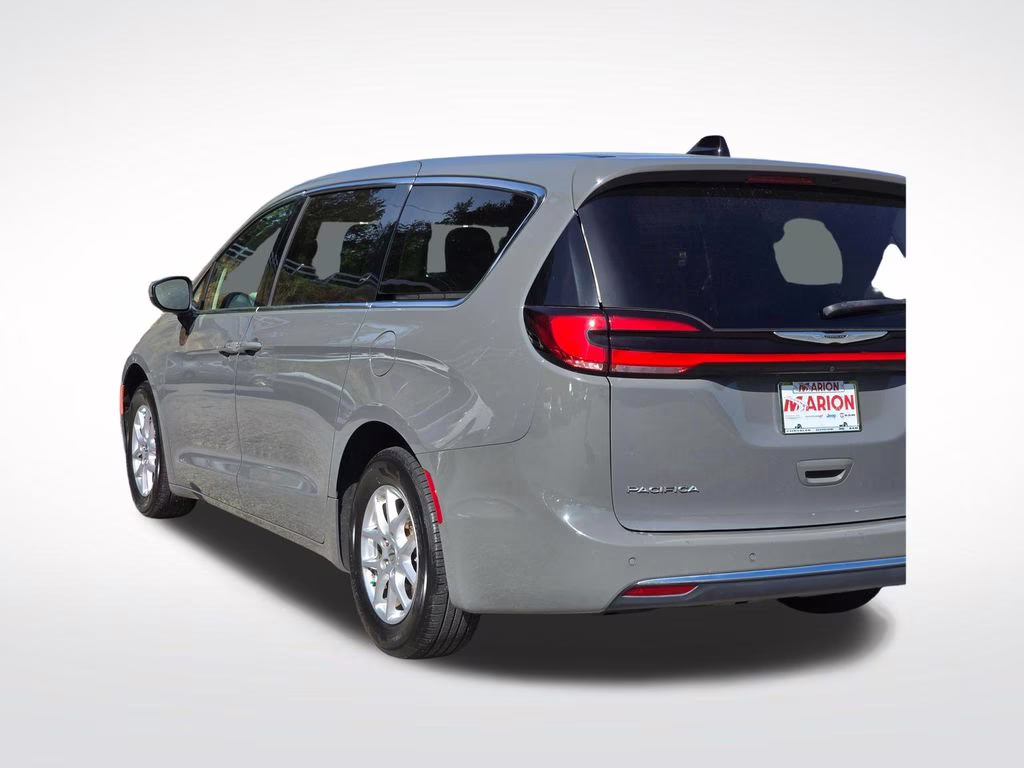 2023 Ceramic Gray Clearcoat Chrysler Pacifica Touring L FWD Van
