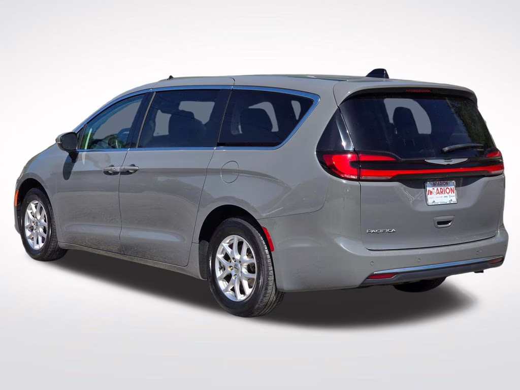 2023 Ceramic Gray Clearcoat Chrysler Pacifica Touring L FWD Van
