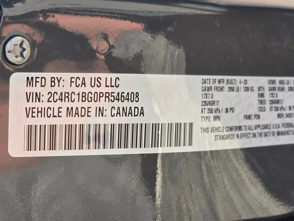 2023 Ceramic Gray Clearcoat Chrysler Pacifica Touring L FWD Van