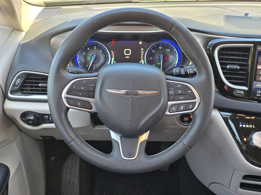 2023 Ceramic Gray Clearcoat Chrysler Pacifica Touring L FWD Van