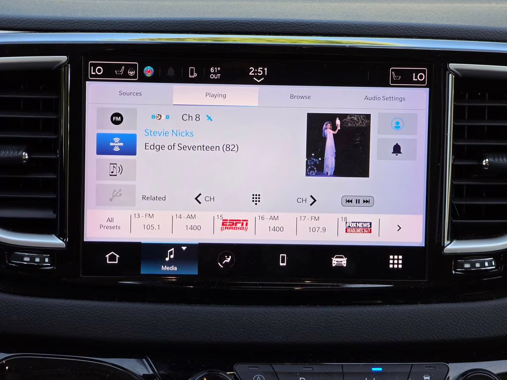 2023 Brilliant Black Crystal Pearlcoat Chrysler Pacifica Touring L FWD Van