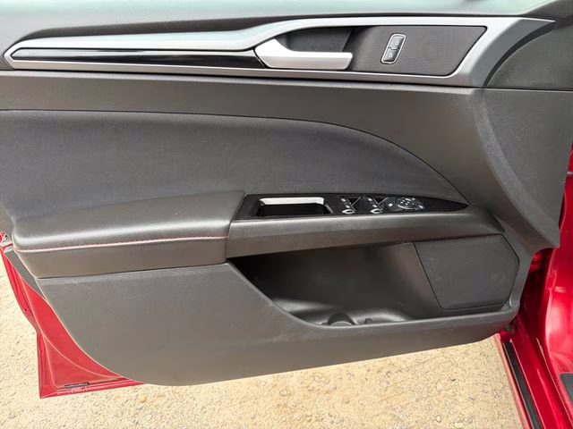 2014 Ruby Red Metallic Ford Fusion SE FWD Sedan