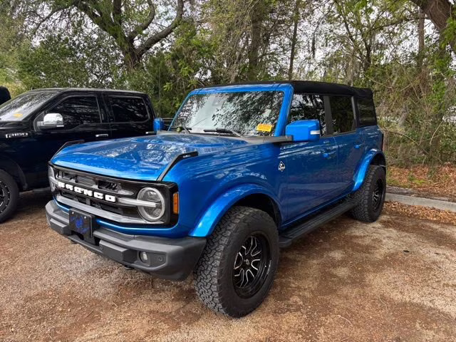 2022 Velocity Blue Metallic Ford Bronco Outer Banks 4X4 Convertible
