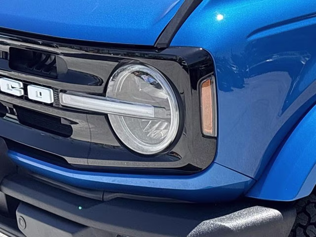 2022 Velocity Blue Metallic Ford Bronco Outer Banks 4X4 Convertible