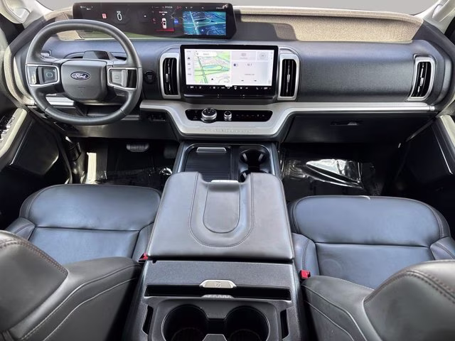 2025 Black Metallic Ford Expedition Active 4X4 SUV