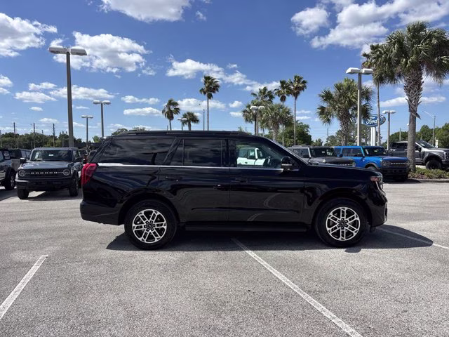 2025 Black Metallic Ford Expedition Active 4X4 SUV