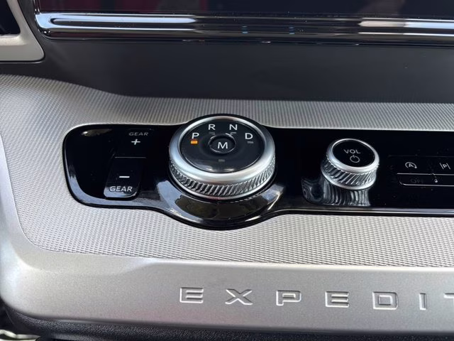 2025 Black Metallic Ford Expedition Active 4X4 SUV