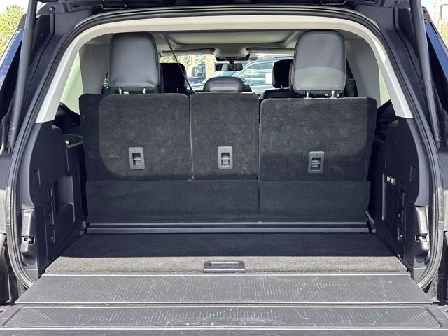 2025 Black Metallic Ford Expedition Active 4X4 SUV