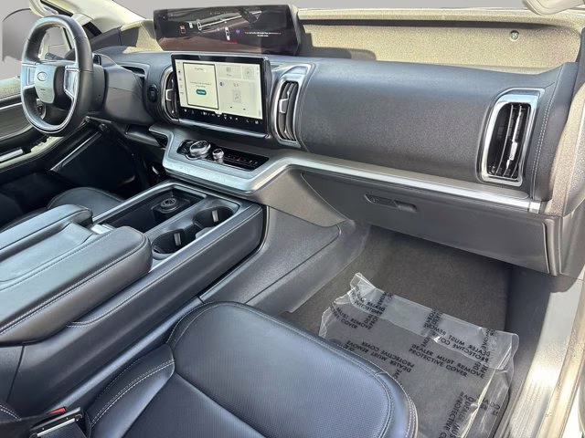 2025 Oxford White Ford Expedition Platinum 4X4 SUV