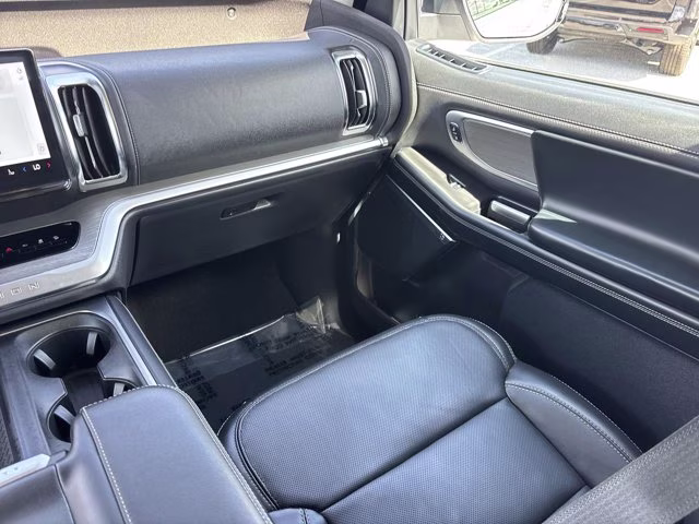 2025 Oxford White Ford Expedition Platinum 4X4 SUV