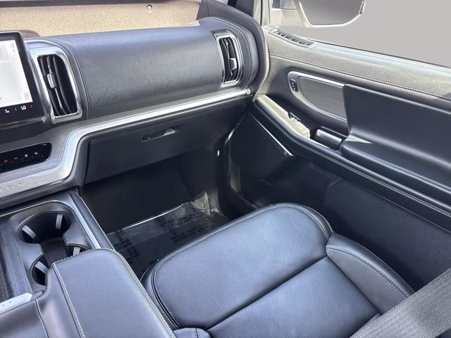 2025 Oxford White Ford Expedition Platinum 4X4 SUV