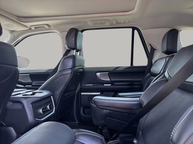 2025 Oxford White Ford Expedition Platinum 4X4 SUV