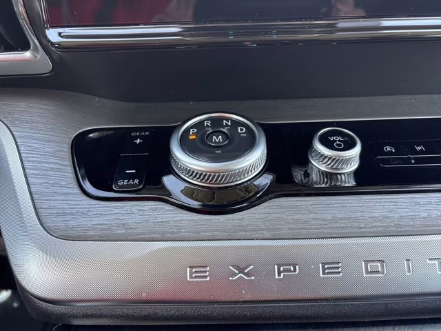 2025 Oxford White Ford Expedition Platinum 4X4 SUV