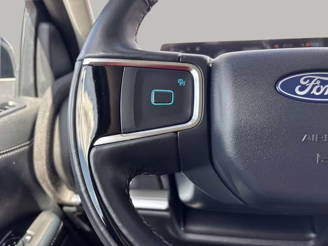 2025 Oxford White Ford Expedition Platinum 4X4 SUV