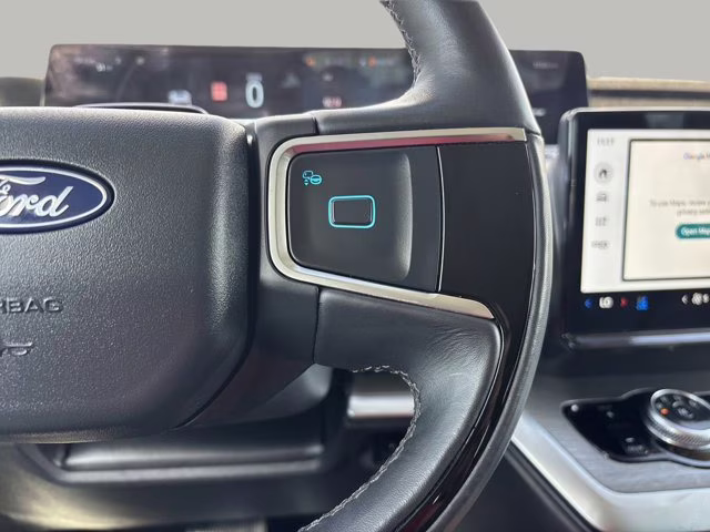 2025 Oxford White Ford Expedition Platinum 4X4 SUV