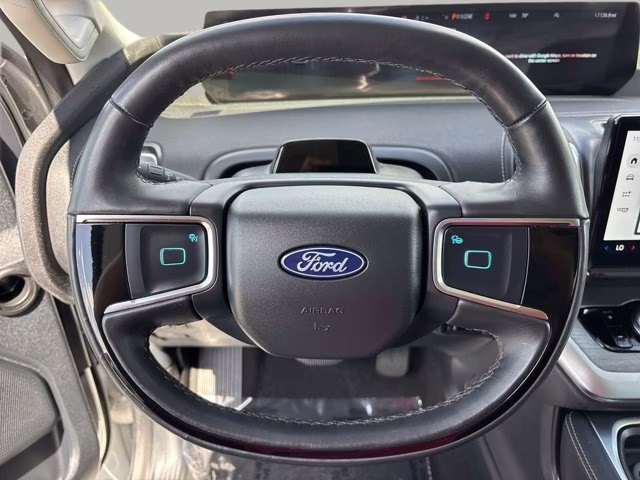 2025 Oxford White Ford Expedition Platinum 4X4 SUV