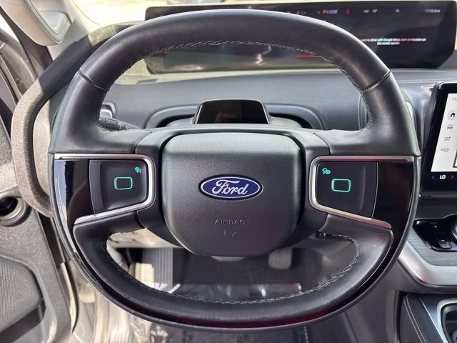 2025 Oxford White Ford Expedition Platinum 4X4 SUV