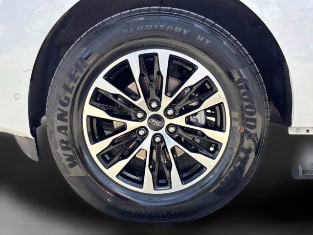 2025 Oxford White Ford Expedition Platinum 4X4 SUV