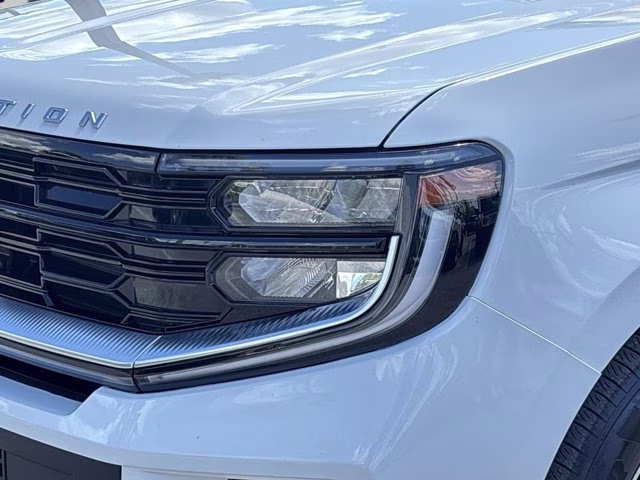 2025 Oxford White Ford Expedition Platinum 4X4 SUV