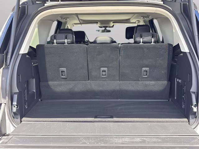 2025 Oxford White Ford Expedition Platinum 4X4 SUV