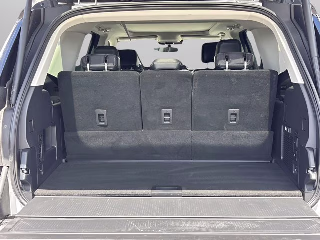 2025 Oxford White Ford Expedition Platinum 4X4 SUV
