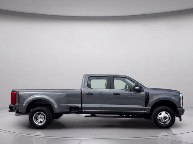 2026 Gray Metallic Ford Super Duty F-350 DRW XL 4X4 Truck