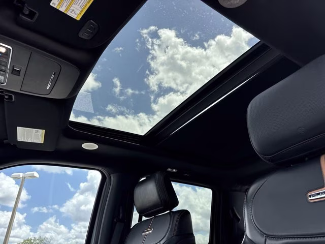 2023 Avalanche Ford F-150 Platinum 4X4 Truck