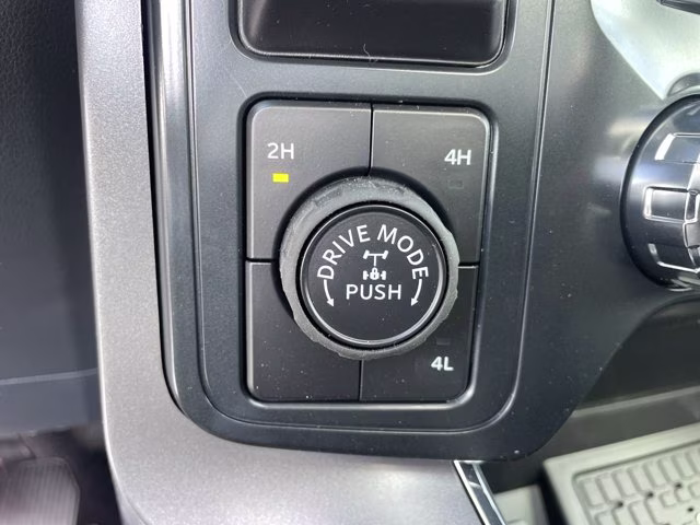 2026 Oxford White Ford F-150 XLT 4X4 Truck