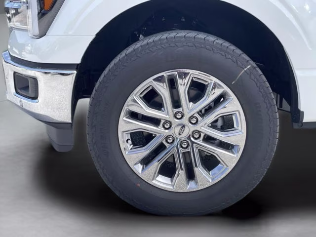 2026 Star White Metallic Tri-Coat Ford F-150 Lariat 4X4 Truck