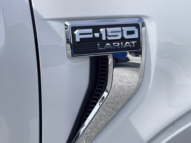 2026 Star White Metallic Tri-Coat Ford F-150 Lariat 4X4 Truck