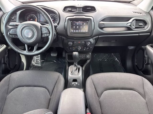 2020 Granite Crystal Metallic Clearcoat Jeep Renegade Altitude FWD SUV
