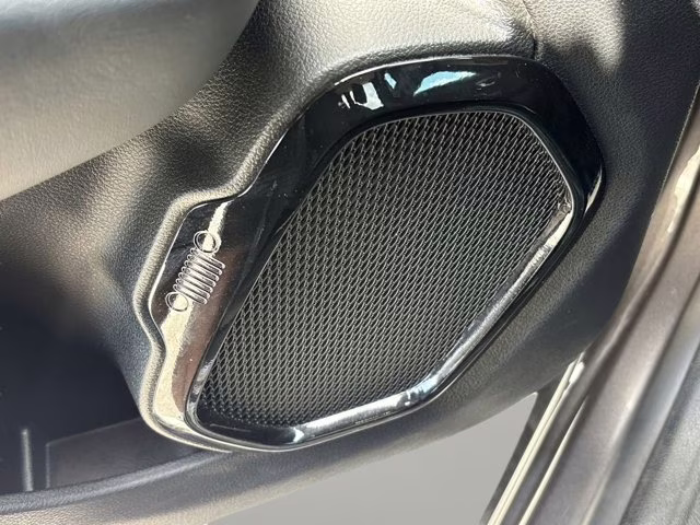 2020 Granite Crystal Metallic Clearcoat Jeep Renegade Altitude FWD SUV
