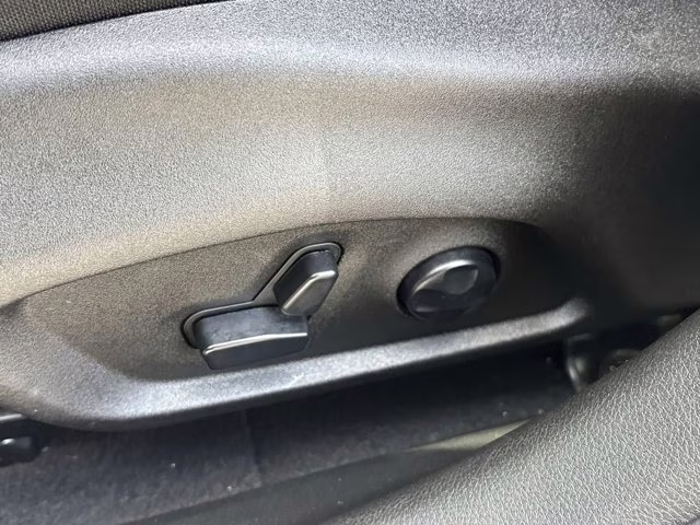 2020 Granite Crystal Metallic Clearcoat Jeep Renegade Altitude FWD SUV