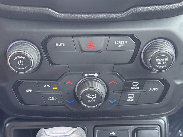 2020 Granite Crystal Metallic Clearcoat Jeep Renegade Altitude FWD SUV