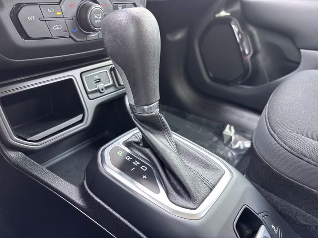 2020 Granite Crystal Metallic Clearcoat Jeep Renegade Altitude FWD SUV