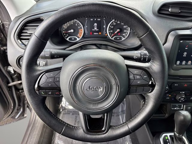 2020 Granite Crystal Metallic Clearcoat Jeep Renegade Altitude FWD SUV