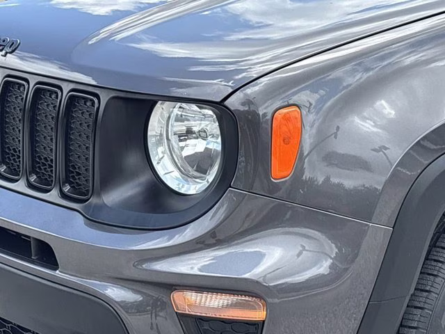 2020 Granite Crystal Metallic Clearcoat Jeep Renegade Altitude FWD SUV