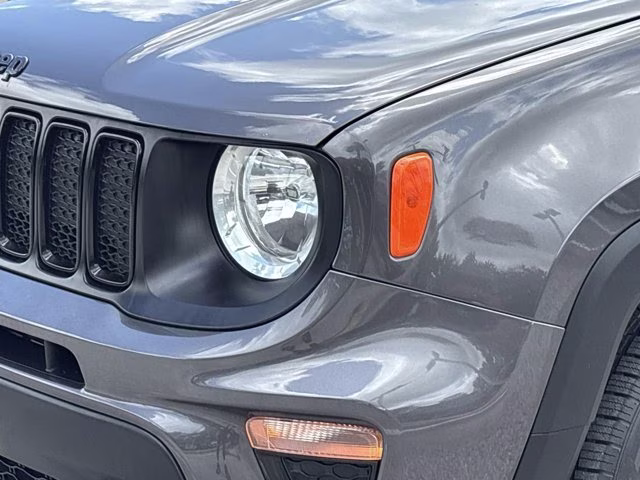 2020 Granite Crystal Metallic Clearcoat Jeep Renegade Altitude FWD SUV
