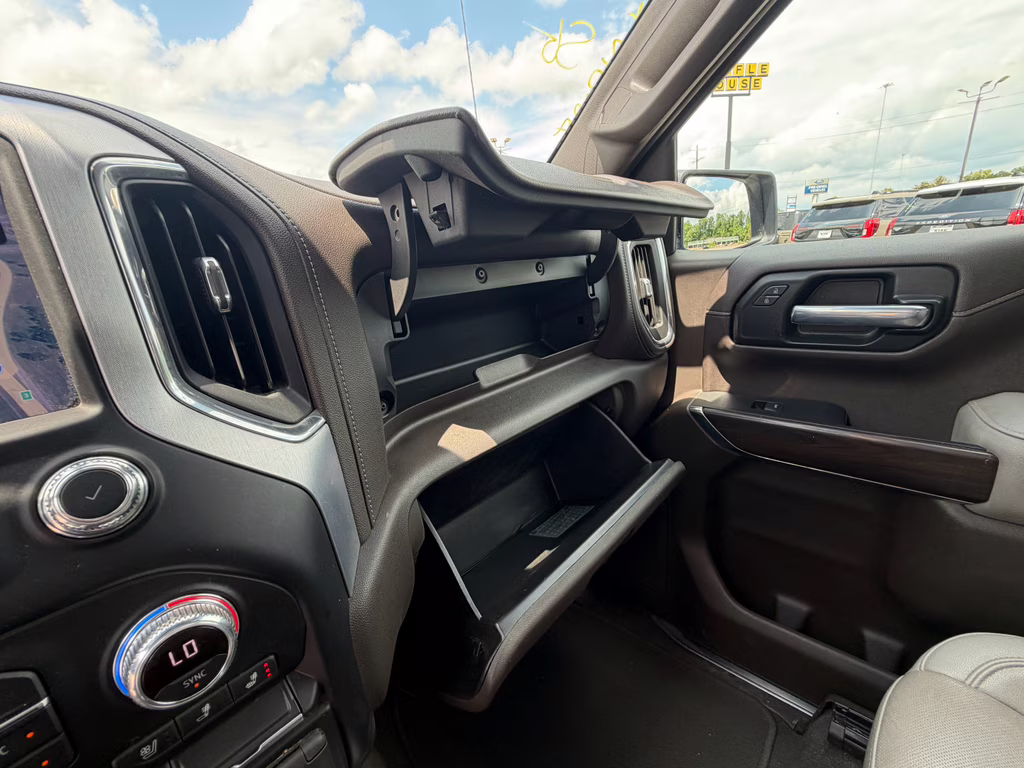 2021 White Frost Tricoat GMC Sierra SLT 4X4 Truck