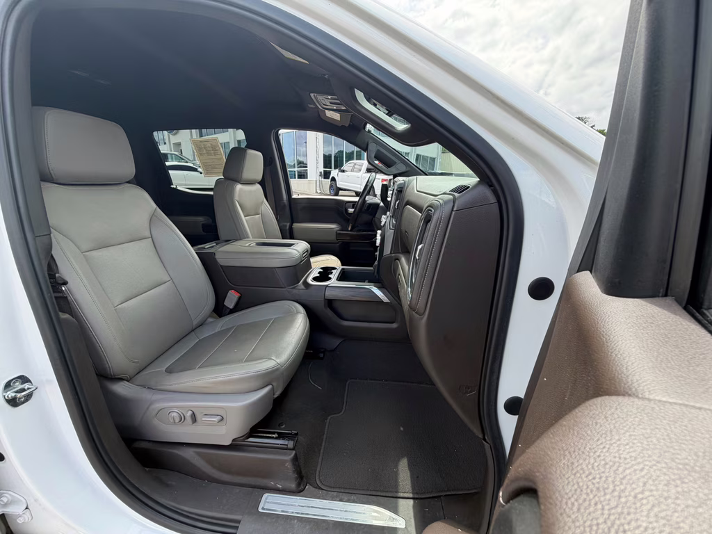 2021 White Frost Tricoat GMC Sierra SLT 4X4 Truck
